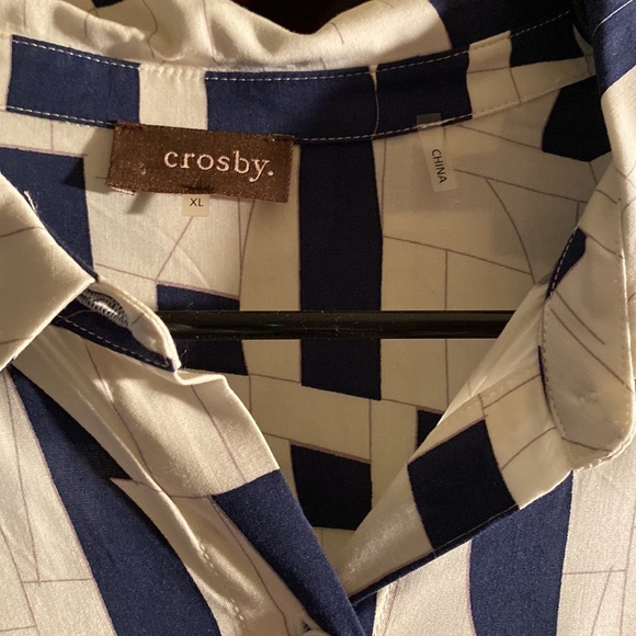 Button up - Picture 3 of 3